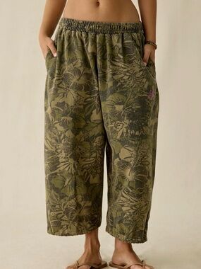 iets frans… Harri piped wide leg cropped jogger pant